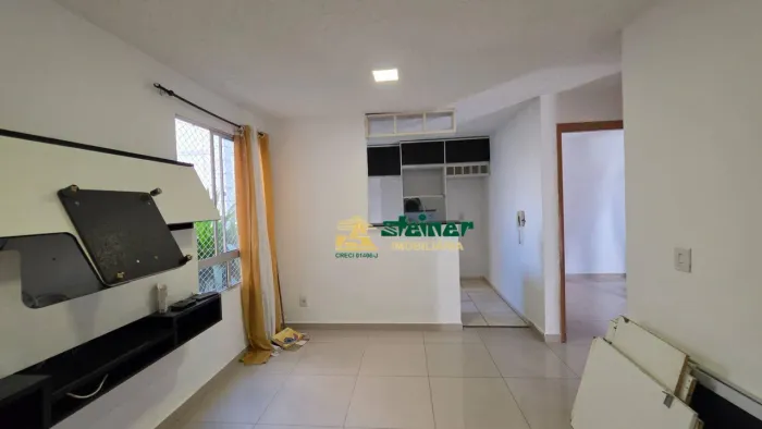 Apartamento com 2 dormitórios para alugar, 42 m² por R$ 1.744,97/mês - Água Chata - Guarul