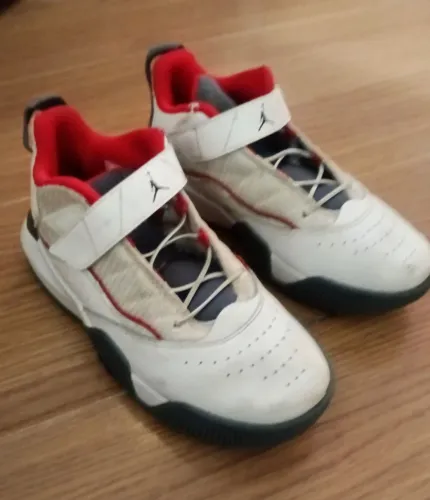 Tênis Nike Jordan Stay Loyal número. 32 Br<br>Ícone de compartilhar<br>Crianças