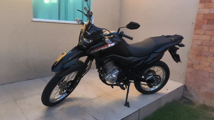 Bros 160 preta 2025