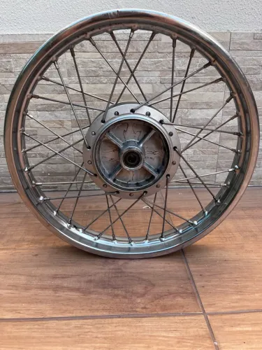Roda traseira de Titan 150