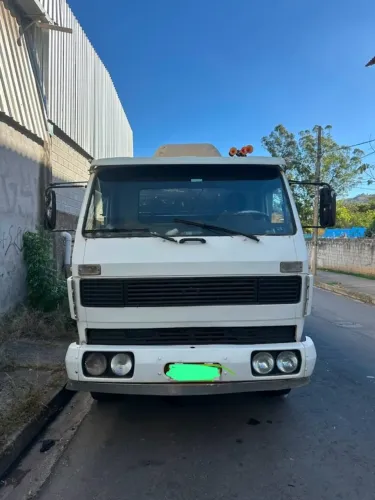 Volkswagen 14-140, caminhão forte, confiavél e pronto para o trabalho.