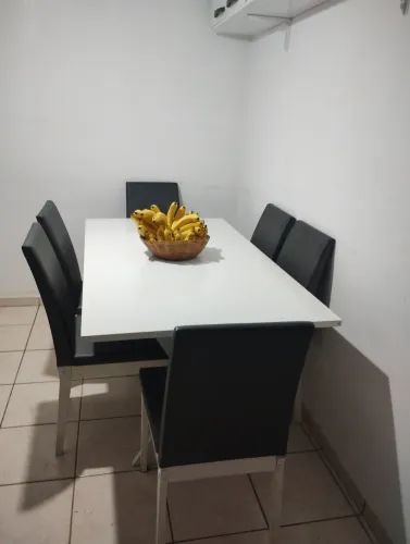 Linda mesa grande de 6 cadeiras