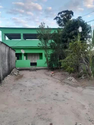 CASA COM 2 QUARTOS EM MARINGÁ - ACEITO ENTRADA