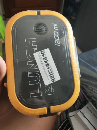 Marmita com compartimentos e talheres e divisórias por 29,90