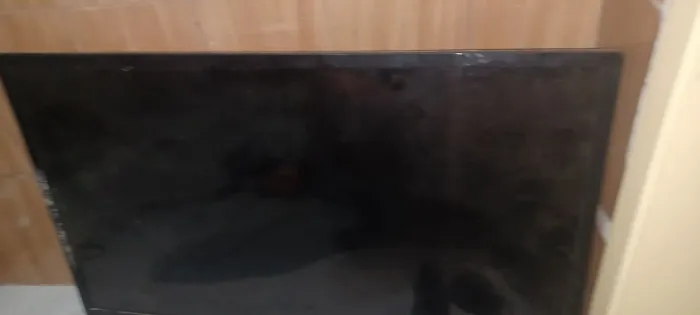 TV não smart mas compatível com internet.