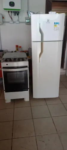 Geladeira Electrolux e fogão 4bocas 