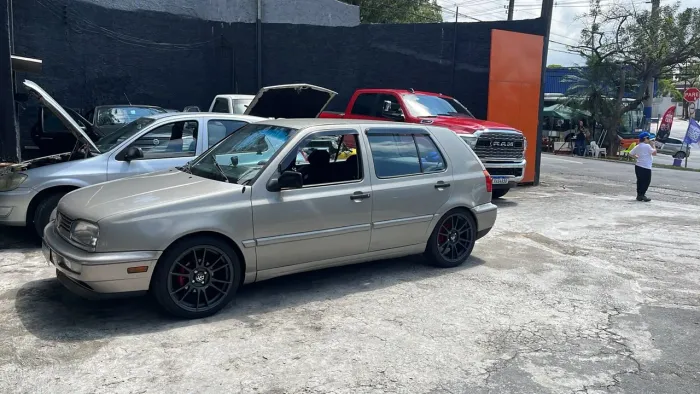 Volkswagen Golf GL 1.8/ 2.0i 4P 1997