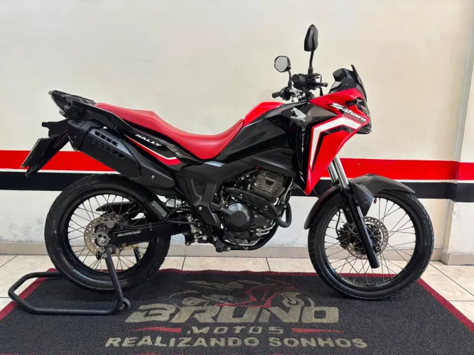 SAHARA 300c ABS RALLY 2025 (DIVIDO EM 21 VEZES NO CARTÃO)