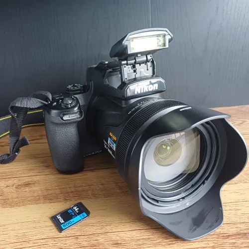 Câmera Nikon Coolpix P1000 125x Zoom - Wi-Fi e Bluetooth | Super Zoom Profissional<br>