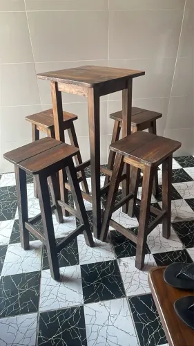 Mesa bistrô ( 4 banquetas )
