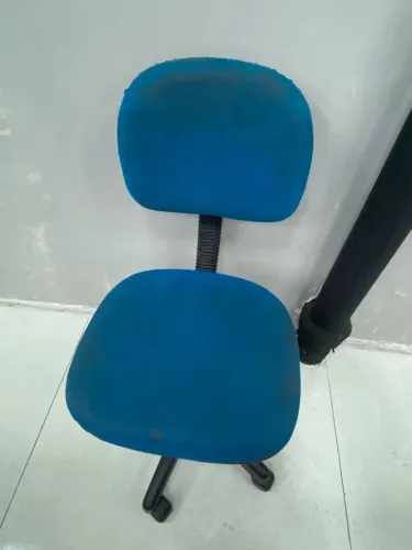  Cadeira de escritorio 