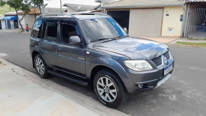 Mitsubishi Pajero TR4 2.0/ 2.0 Flex 16V 4X4 Aut. 2013