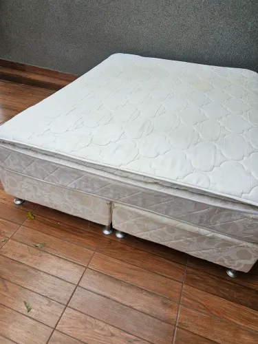Cama Box Queen