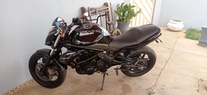 Kawasaki er6n 2010 moto concervada