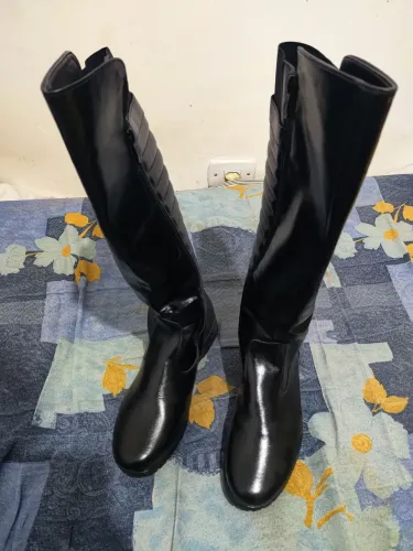 Bota feminina cano longo couro número 39