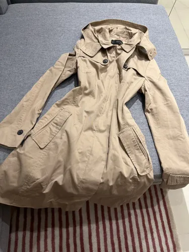 Trench coat Zara bege todo forrado ? tamanho M