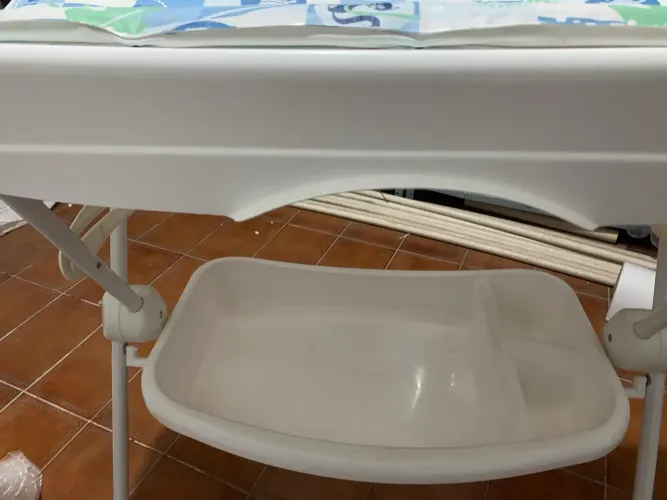 Suporte com banheira bebê