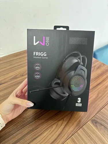 HEADSET GAMER ILUMINAÇÃO RAINBOW WARRIOR 