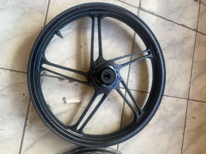 Vendo jogo de roda cg 160/150 original filé 