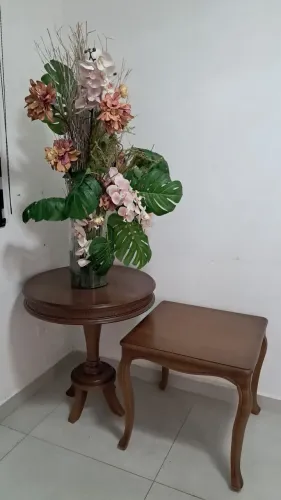 Mesa de Canto para decoração 