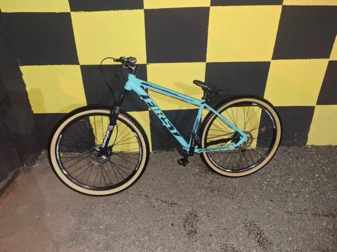 Bicicleta FIRST Smitt aro 29