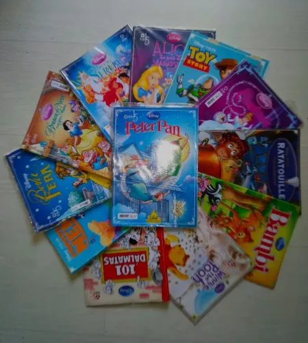 COLEÇÃO QUADRINHOS DISNEY FILMES CLÁSSICOS GIBI 12 VOL RARIDADE EXCELENTE PRESENTE
