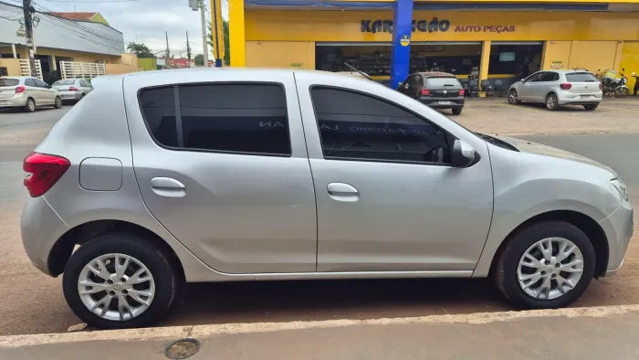 Renault Sandero Zen Flex 1.0 12V 5P Mec. 2021