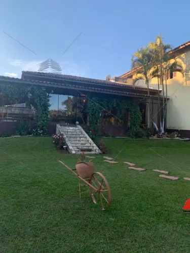 Linda chacara em Ibiuna a 50 KM de São Paulo, lazer completo, sede com 400 m2 e casa de ca