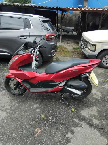 VENDO PCX DLX 160 COMPLETA