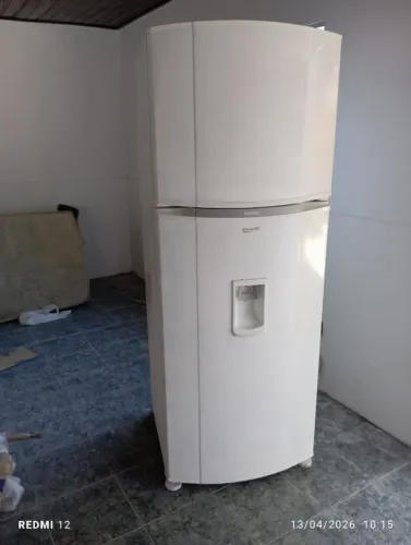 Vendo essa geladeira bem conservada, consul bem estar. 
