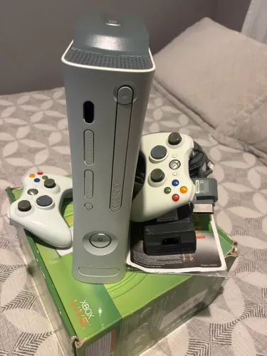 Xbox 360 Arcade Jasper fat com caixa 