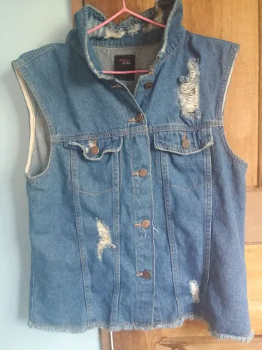 Roupa semi nova