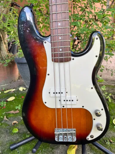 Contra Baixo Squier Precision Fender