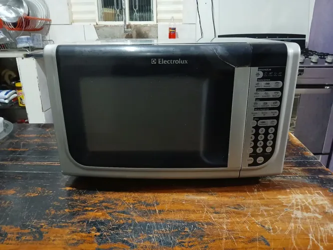 Micro-ondas Electrolux 31 litros inox