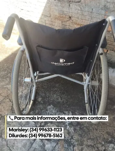 Vendo cadeira de rodas seminova