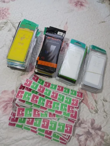 Vendo kit películas de celular junto com aplicadores