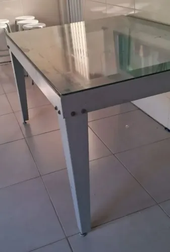 Mesa Industrial Produção| Aço + Vidro | Ótimo estado