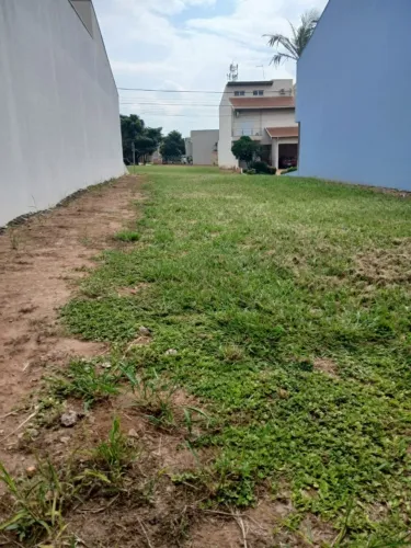Lote Plano 300 m² no Condomínio Residencial Aurora
