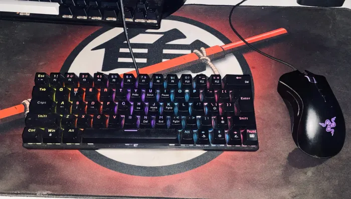 Teclado T Wolf e mouse deathadder elite