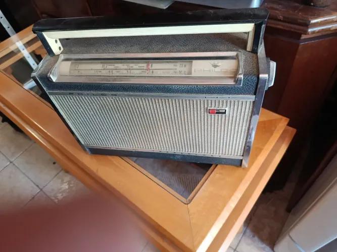 Rádio antigo Philco