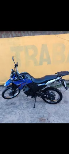 Moto Lander Super Conservada