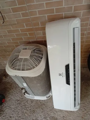 Ar-condicionado Split Electrolux 12.000 BTUs (On/Off)