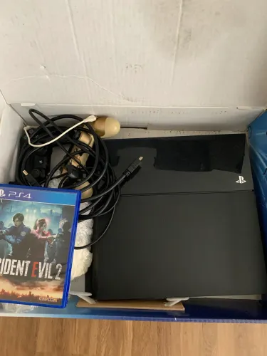 PLAY STATION 4 - 512gb