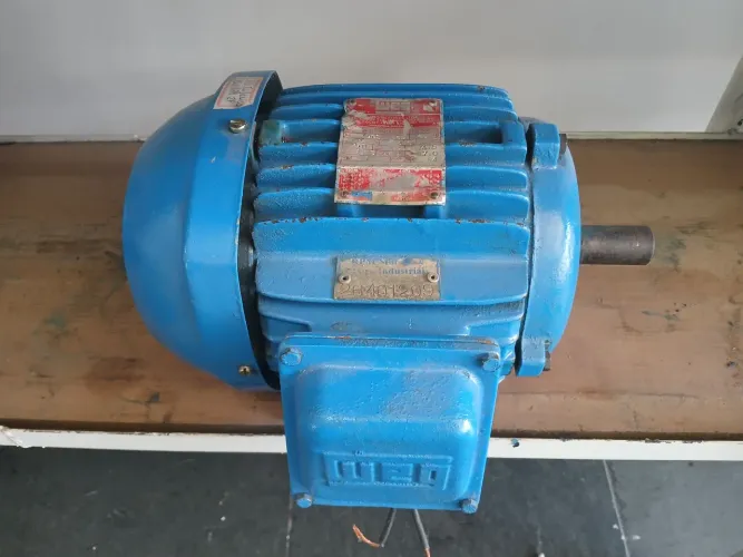 Motor elétrico 3 CV trifásico 220 Volts 3500 rpm usado WEG rebobinado