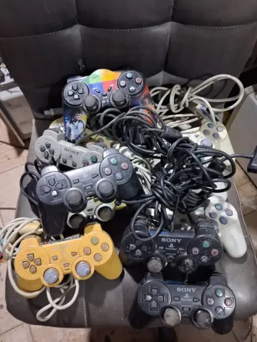 Kit com 12 joystick PlayStation 1 e 2 sucata originais 