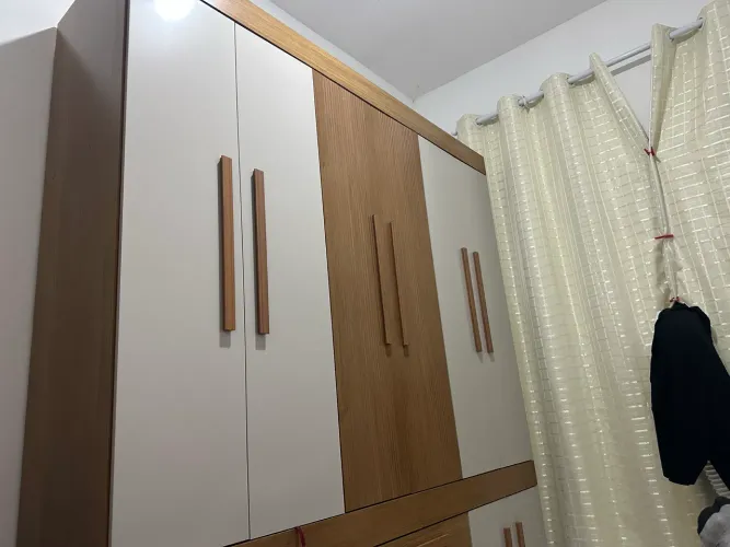 Guarda roupa novo usado um mês somente  aceita troca em sofá 