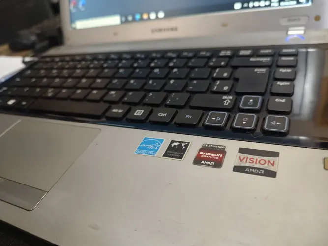 Notebook Samsung AMD RADEON VISIOM 4GB HD 500