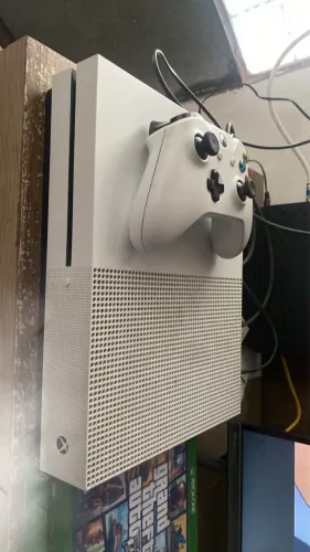 Vendo Xbox one s 1tb