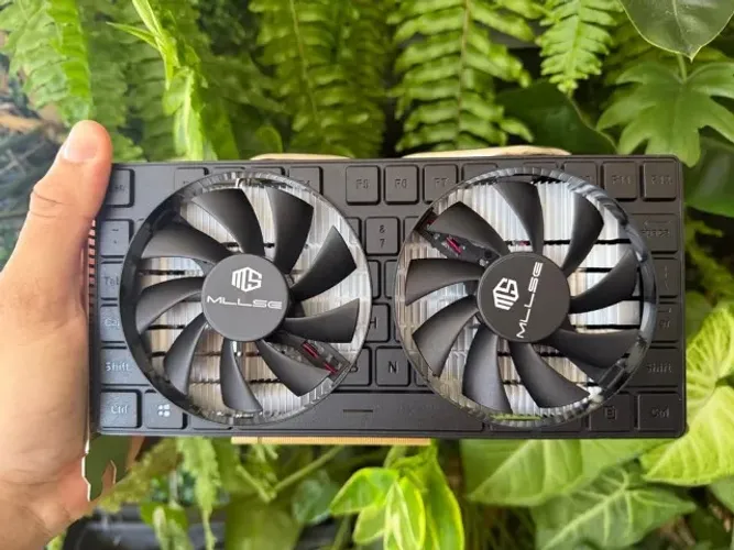 RX 580 8GB - nova, lacrada!
