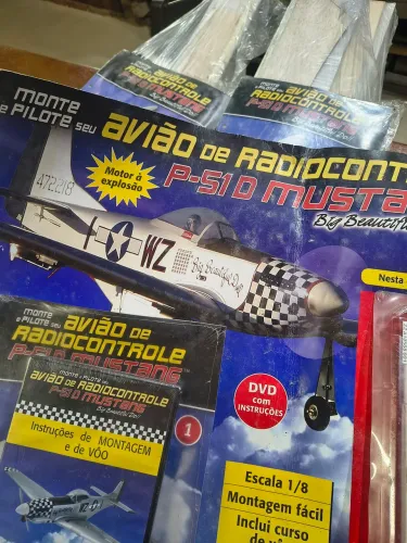 AVIÃO P-51D MUSTANG 1:8